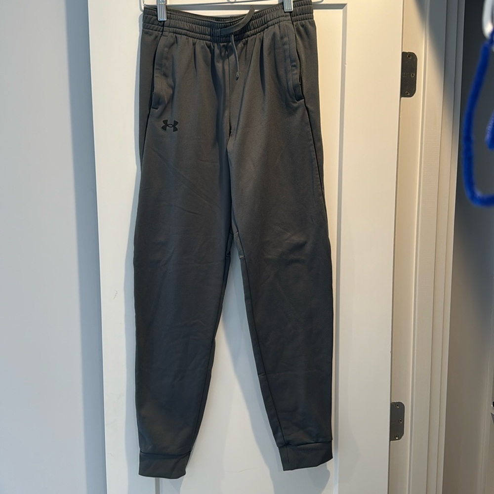 Under Armor youth size large  steel color